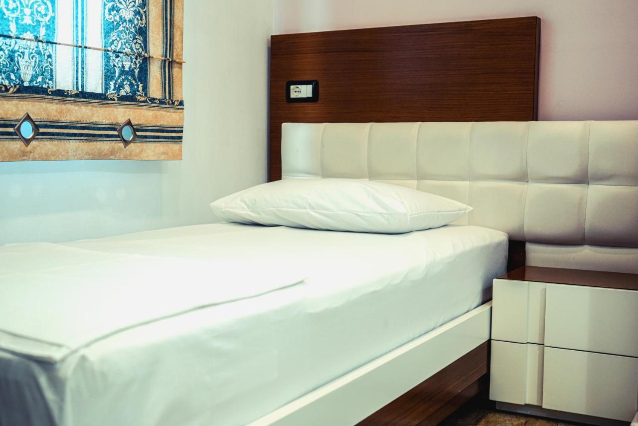 Hotel Magic Gjirokaster Bagian luar foto